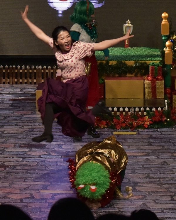 Photo Flash: Beijing Playhouse's A CHRISTMAS CAROL Image