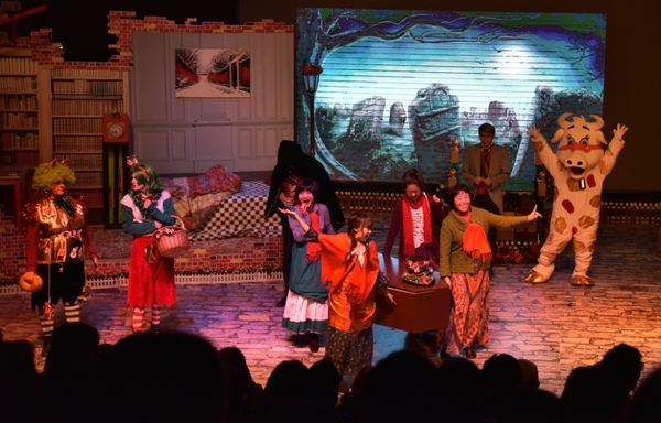 Photo Flash: Beijing Playhouse's A CHRISTMAS CAROL Image