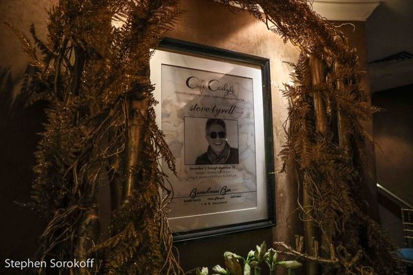 Photo Coverage: Steve Tyrell Comes Home For The Holidays At Cafe Carlyle Image
