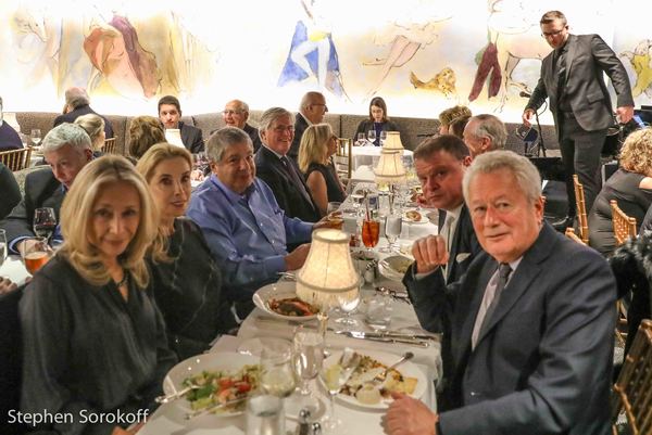 Photo Coverage: Steve Tyrell Comes Home For The Holidays At Cafe Carlyle 