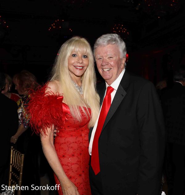Photo Coverage: Gladys Knight performs at LIFE's 'Lady in Red Gala' Image