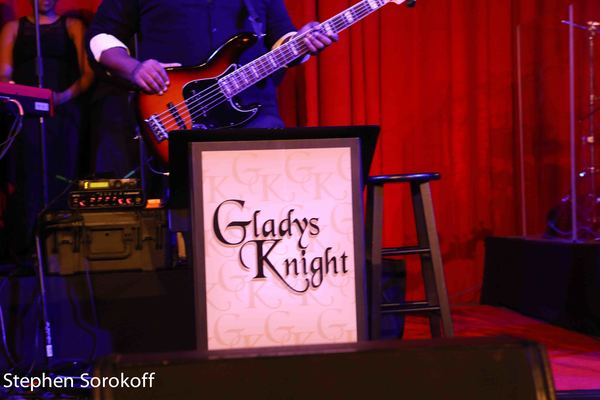 Photo Coverage: Gladys Knight performs at LIFE's 'Lady in Red Gala'  Image