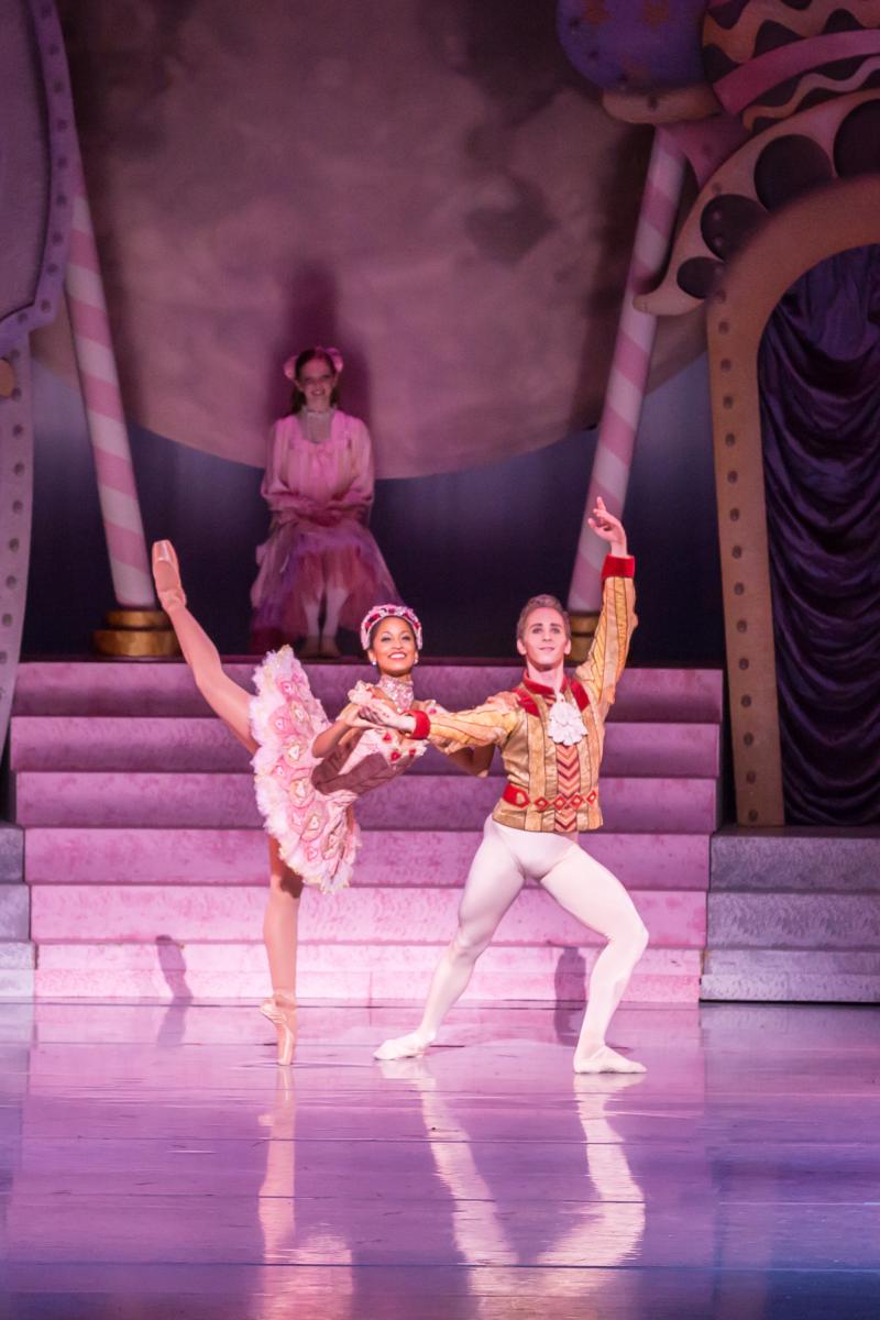 Review: Nashville Ballet's Colorful and Resplendent NASHVILLE'S NUTCRACKER Image