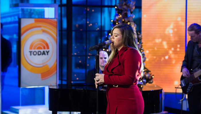 Kelly Clarkson to Perform from 'Hamilton Mixtape' on SETH MEYERS NEW YEAR'S EVE SPECIAL Image