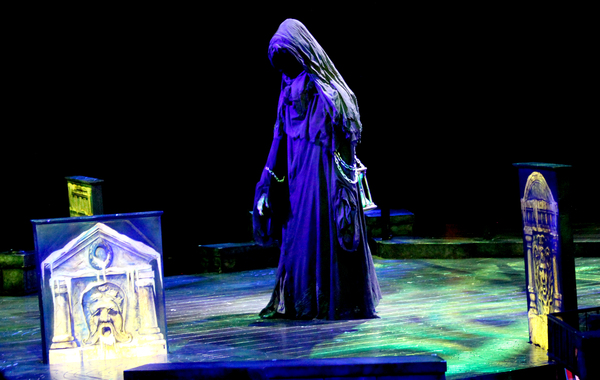Photo Flash: First Look at A CHRISTMAS CAROL at North Shore Music Theatre Image