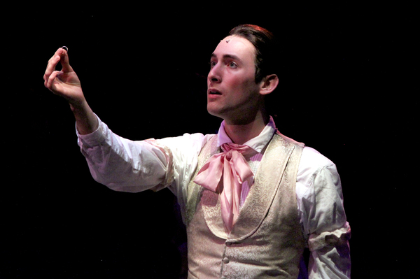 Photo Flash: First Look at A CHRISTMAS CAROL at North Shore Music Theatre Image