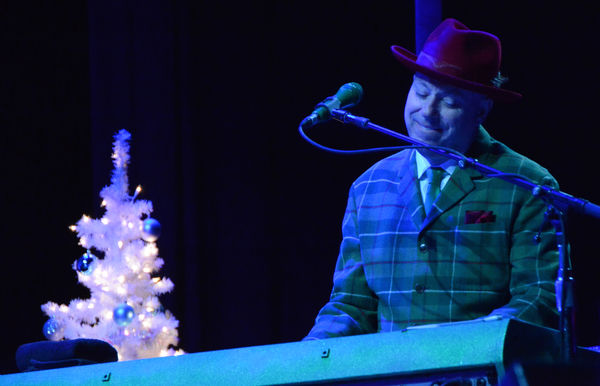 Photo Coverage: THE MAVERICKS Sleigh Bells Ring Out! 