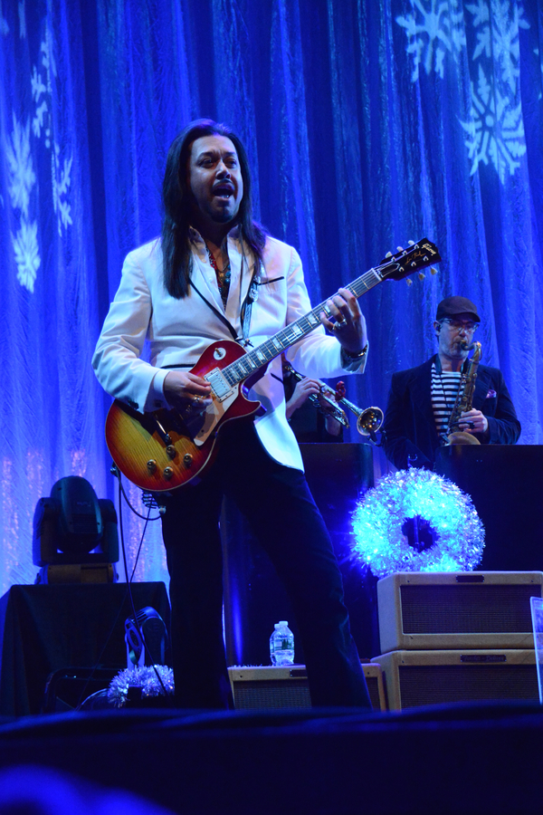 Photo Coverage: THE MAVERICKS Sleigh Bells Ring Out! Image