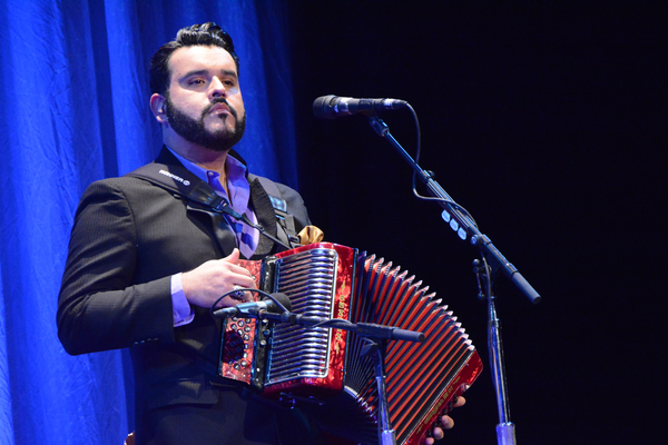 Photo Coverage: THE MAVERICKS Sleigh Bells Ring Out! Image
