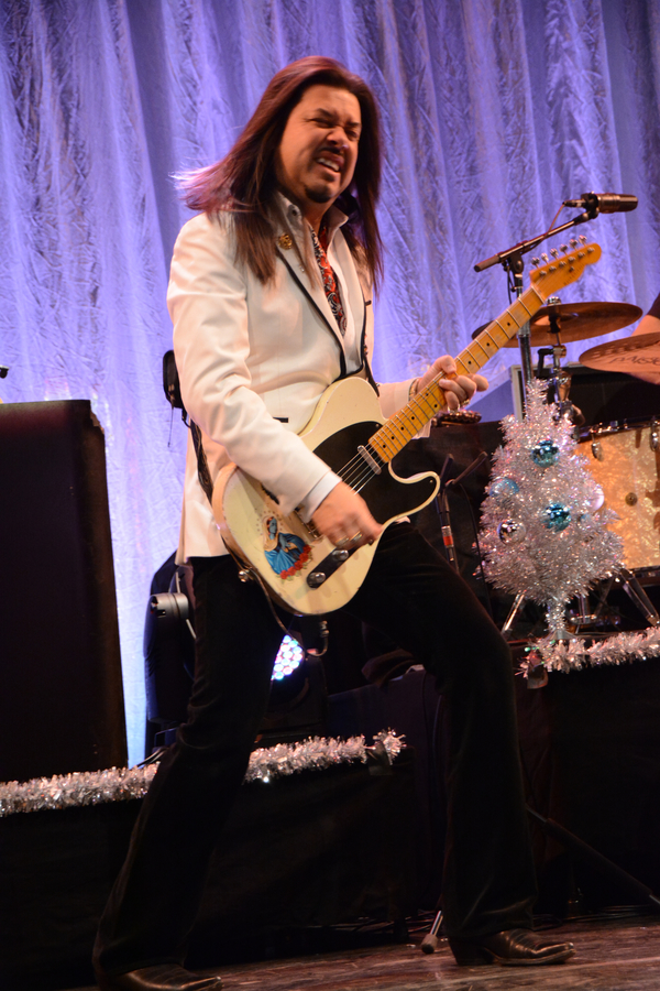 Photo Coverage: THE MAVERICKS Sleigh Bells Ring Out! Image
