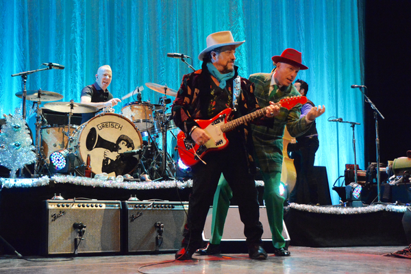 Photo Coverage: THE MAVERICKS Sleigh Bells Ring Out! Image