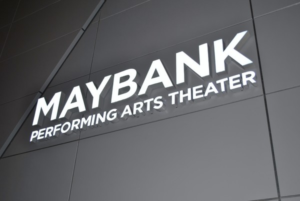 Photo Exclusive: Inside Andrew Keenan-Bolger's Christmas Concert in Manila Image