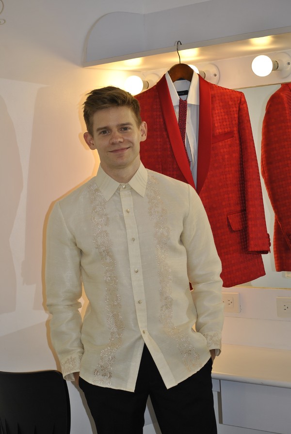 Photo Exclusive: Inside Andrew Keenan-Bolger's Christmas Concert in Manila Image