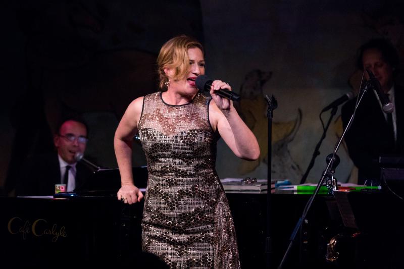 Review: Balancing Comedy and Sentimentality, Ana Gasteyer Delights in Her Café Carlyle Debut Image
