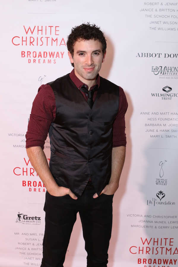 Photo Flash: Jarrod Spector, Julia Murney, and More Celebrate the Holidays with Broadway Dreams Image