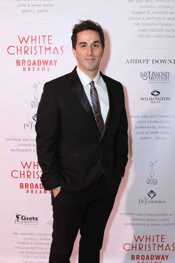 Photo Flash: Jarrod Spector, Julia Murney, and More Celebrate the Holidays with Broadway Dreams Image