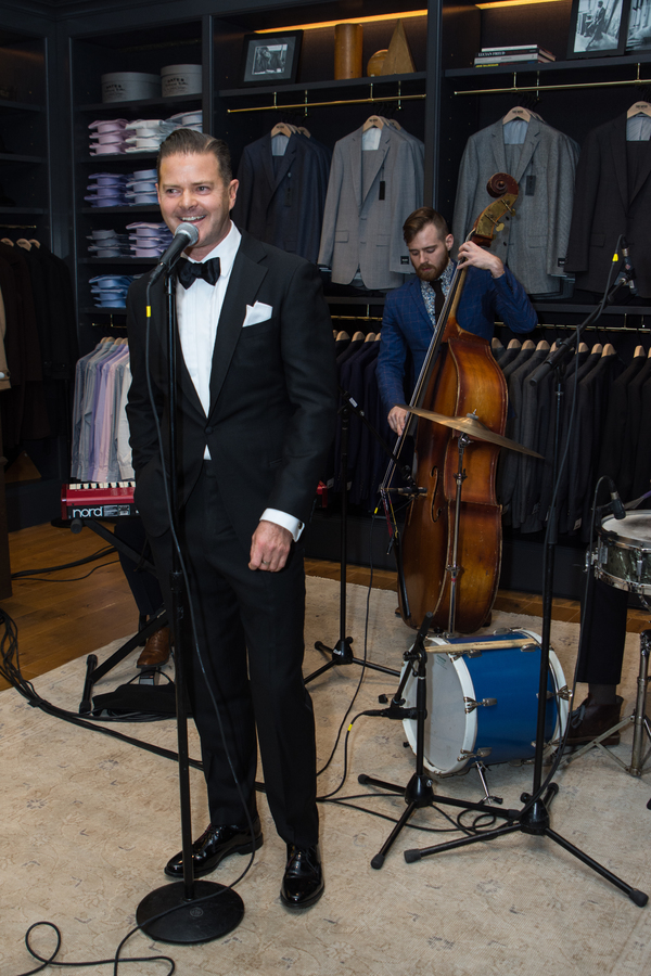 Photo Flash: Jenna Ushkowitz, Max von Essen, Laura Osnes and More Attend Broadway Style Guide's 2016 Holiday Soiree Image