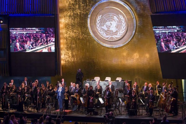 Photo Flash: Alan Gilbert and the New York Philharmonic Perform at United Nations Image