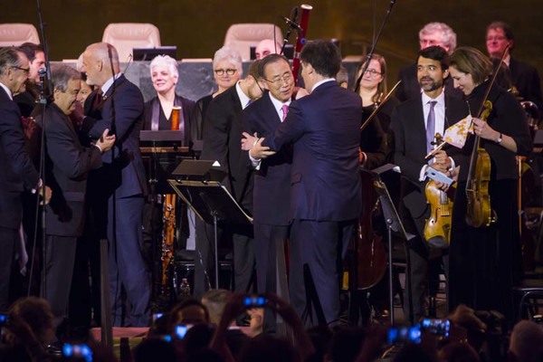 Photo Flash: Alan Gilbert and the New York Philharmonic Perform at United Nations Image
