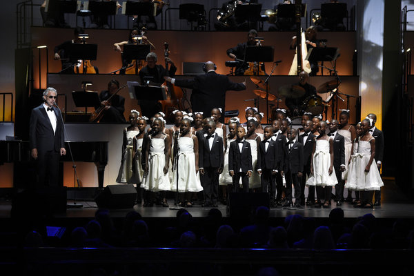Photo Flash: First Look - Leslie Odom Jr, Lady Gaga & More Perform on NBC's TONY BENNETT CELEBRATES 90 Image
