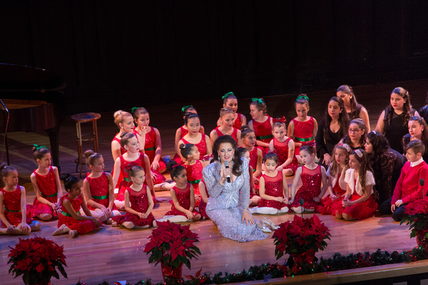 Photo Flash: Cristina Fontanelli Performs 13th Annual 'Christmas in Italy' at The Landmark Theater 