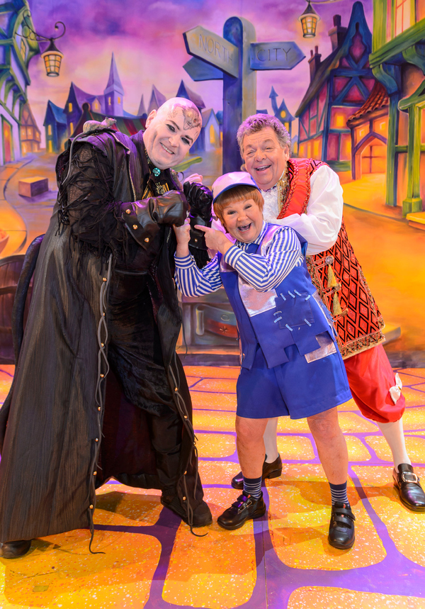Photo Flash: DICK WHITTINGTON Stars Assemble for Birmingham's Biggest Panto, Opening Tonight Image