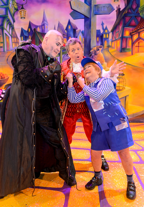 Photo Flash: DICK WHITTINGTON Stars Assemble for Birmingham's Biggest Panto, Opening Tonight Image