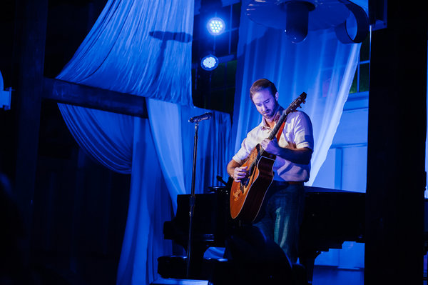 Photo Flash: Jim Caruso's Cast Party Hits The Fieldhouse at Old School Square Image