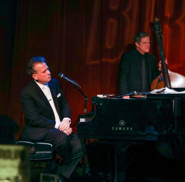 Photo Coverage: Justin 'Squigs' Robertson Draws at Jim Caruso's Cast Party Image