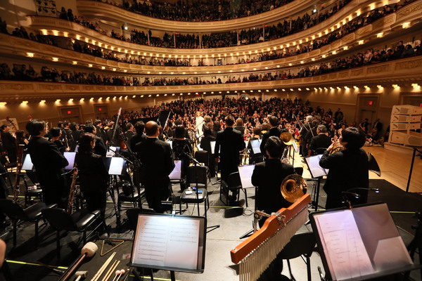 Photo Flash: First Look at Yoshiki With the Tokyo Philharmonic Orchestra at Carnegie Hall Image