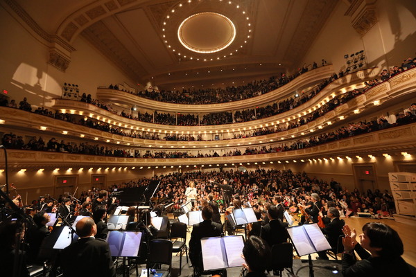 Photo Flash: First Look at Yoshiki With the Tokyo Philharmonic Orchestra at Carnegie Hall Image