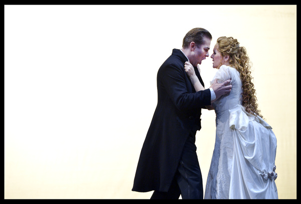 Photo Flash: First Look at Israeli Opera's LUCIA DI LAMMERMOOR Image