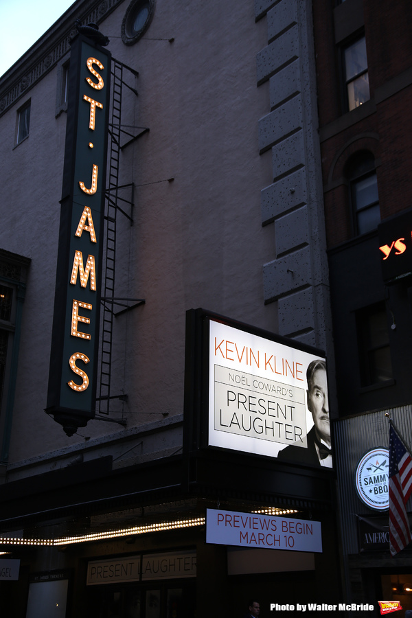 Up on the Marquee: PRESENT LAUGHTER, Starring Kevin Kline Image
