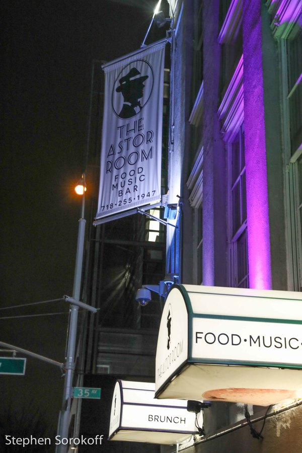 Photo Coverage: Michael Mott & Friends Play The Astor Room Image