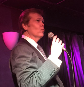 BWW Review: Alex Leonard Celebrates Nat King Cole with L-O-V-E at Pangea