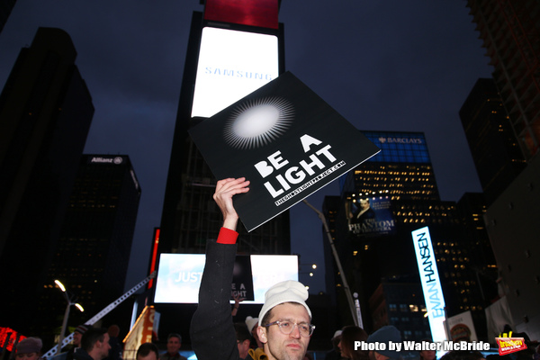 Photo Coverage: On Inauguration Eve, Broadway Unites to Take a Pledge for the Ghostlight Project Image