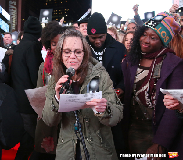 Photo Coverage: On Inauguration Eve, Broadway Unites to Take a Pledge for the Ghostlight Project 