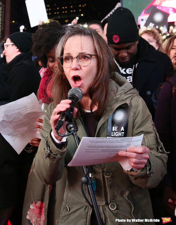 Photo Coverage: On Inauguration Eve, Broadway Unites to Take a Pledge for the Ghostlight Project 