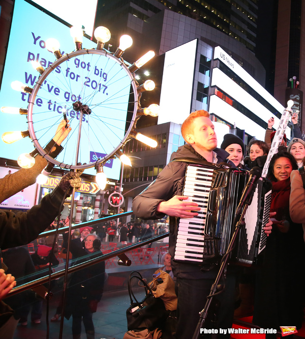 Photo Coverage: On Inauguration Eve, Broadway Unites to Take a Pledge for the Ghostlight Project Image
