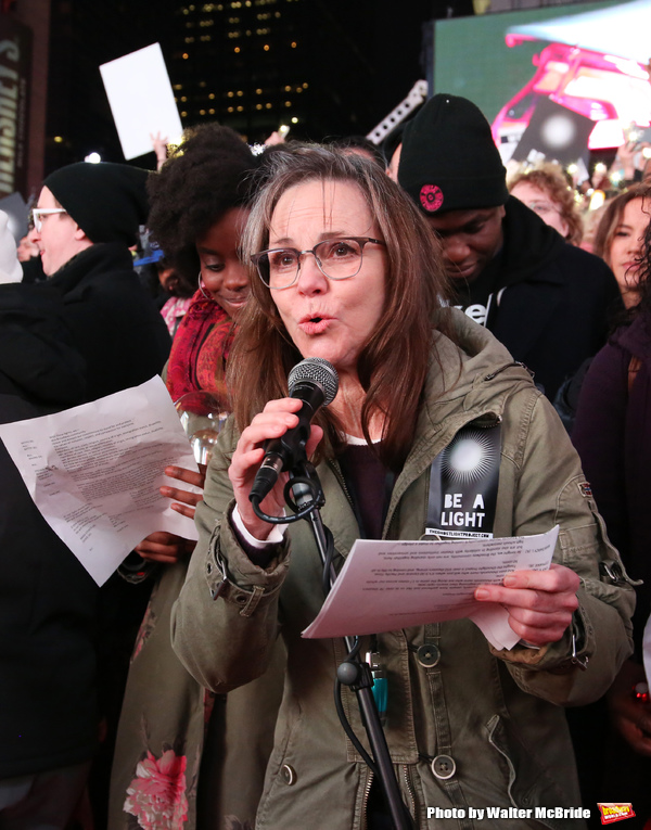Photo Coverage: On Inauguration Eve, Broadway Unites to Take a Pledge for the Ghostlight Project Image