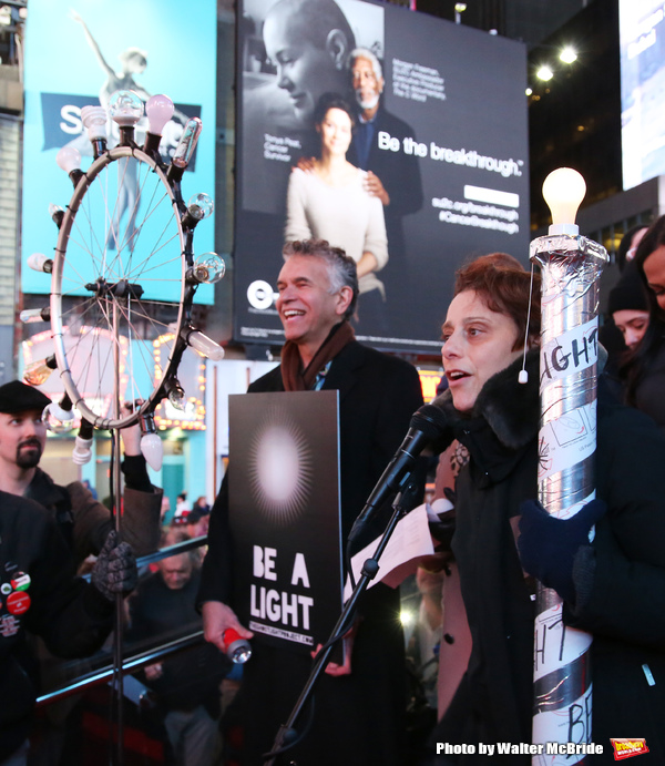 Photo Coverage: On Inauguration Eve, Broadway Unites to Take a Pledge for the Ghostlight Project 