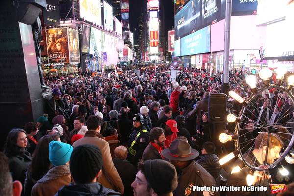 Photo Coverage: On Inauguration Eve, Broadway Unites to Take a Pledge for the Ghostlight Project 