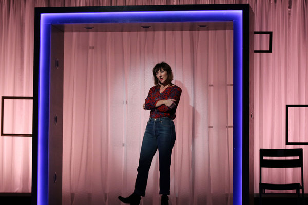 Photo Flash: First Look at Carmen Cusack in Gulfshore Playhouse's DO THIS! Image