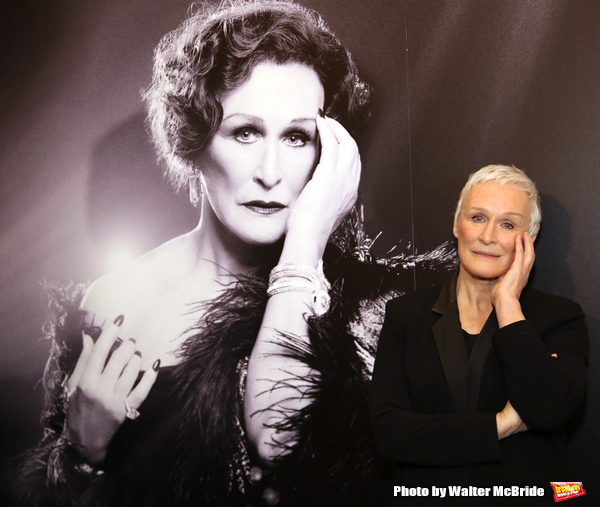 FREEZE FRAME: Glenn Close & SUNSET BOULEVARD Company Meet the Press! Image