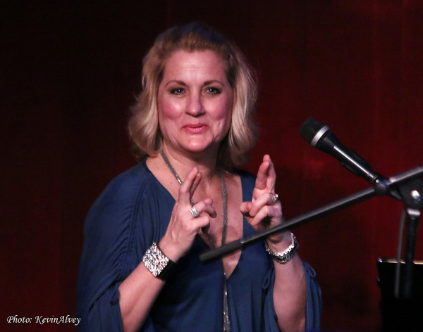 Photo Flash: Victoria Shaw Returns to Birdland with UNDER THE COVERS Image