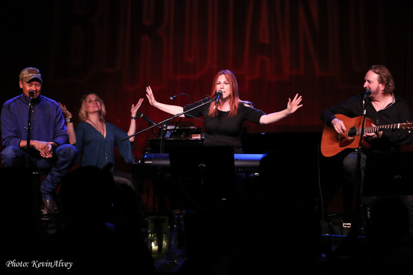 Photo Flash: Victoria Shaw Returns to Birdland with UNDER THE COVERS Image