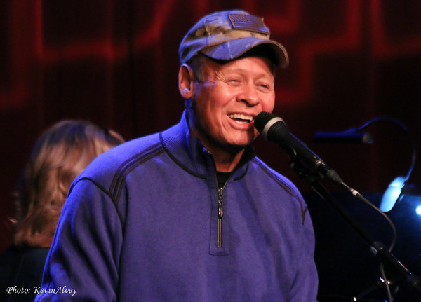 Photo Flash: Victoria Shaw Returns to Birdland with UNDER THE COVERS Image