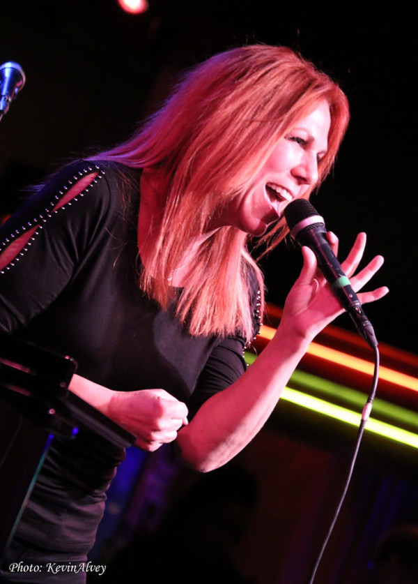 Photo Flash: Victoria Shaw Returns to Birdland with UNDER THE COVERS Image
