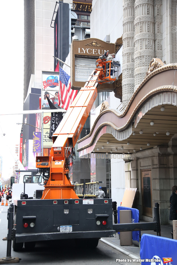 Up on the Marquee: THE PLAY THAT GOES WRONG Image