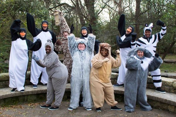 Photo Flash: Cast of MADAGASCAR Visits the Jackson Zoological Park! Image